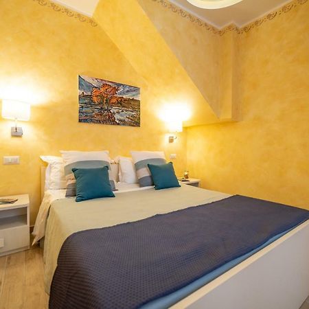 Quirino'S House Apartment ตาออร์มินา ภายนอก รูปภาพ