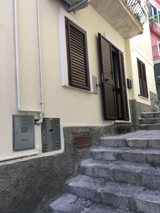 Quirino'S House Apartment ตาออร์มินา ภายนอก รูปภาพ