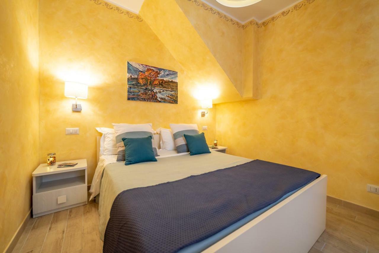 Quirino'S House Apartment ตาออร์มินา ภายนอก รูปภาพ